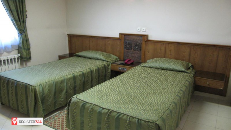 عکس هتل جهانگردی شیراز تخت جمشید